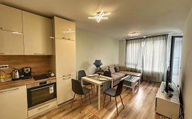 Cloud 9 Apartment By Lmg